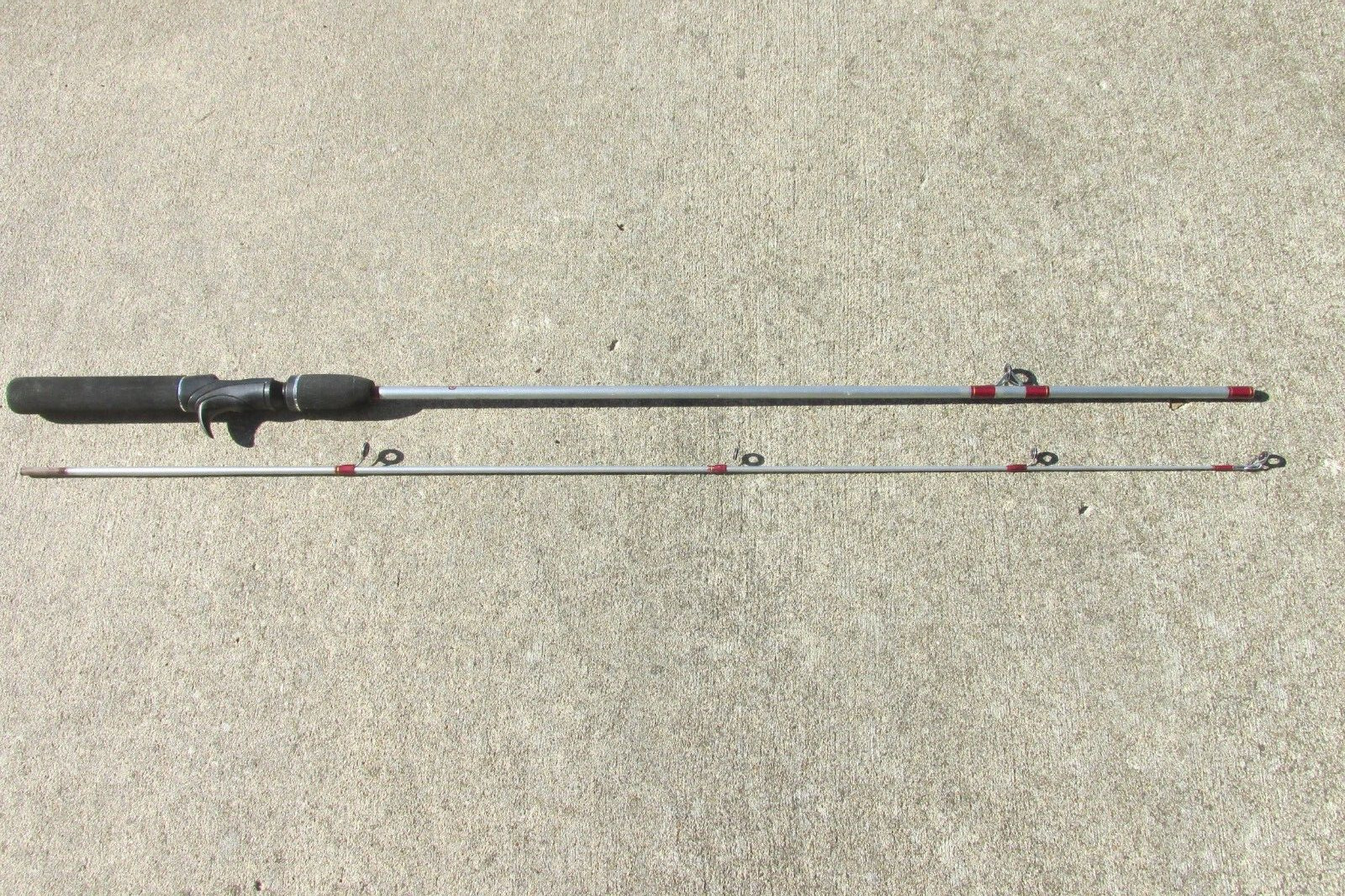 2 IDENTICAL ZEBRA RT SERIES, 2-PIECE, 5-EYE FISHING POLE 5’6″ (1 pictured)