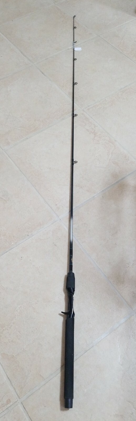(#34) Bass Pro Shops Pro Comp II PC2-70MT Med. Action 7′ 8-17 lbs. Line
