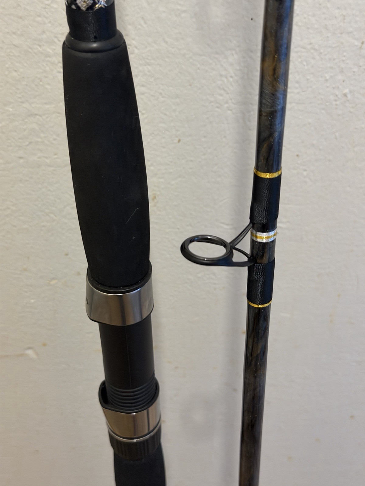 CUSTOM SURF PIER OR JETTY ROD 10 FT 20-40 LB BLACK SILVER AND GOLD NEW