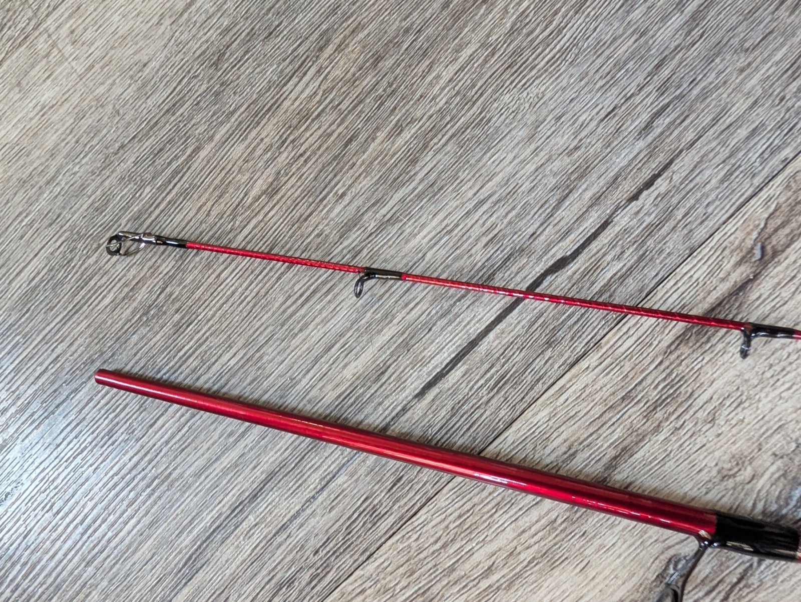 Shakespeare Ugly Stik Carbon Walleye 6’6″ Medium-Fast 2 Piece Spinning Rod.
