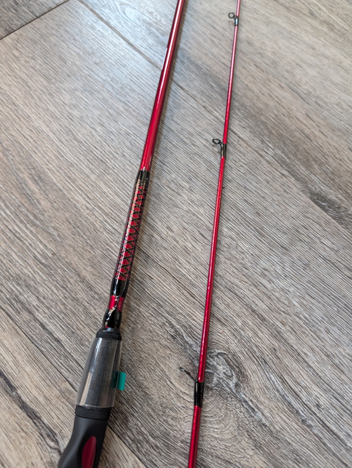 Shakespeare Ugly Stik Carbon Walleye 6’6″ Medium-Fast 2 Piece Spinning Rod.