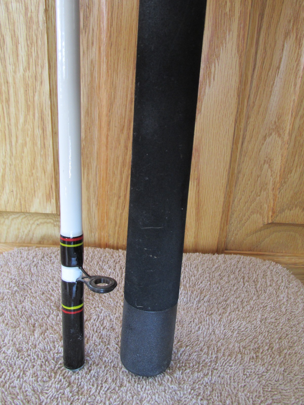 STRAIGHT BUTT! SHAKESPEARE UGLYSTIK CATFISH~8′ 2 pc~Casting Rod~Med Heavy USED