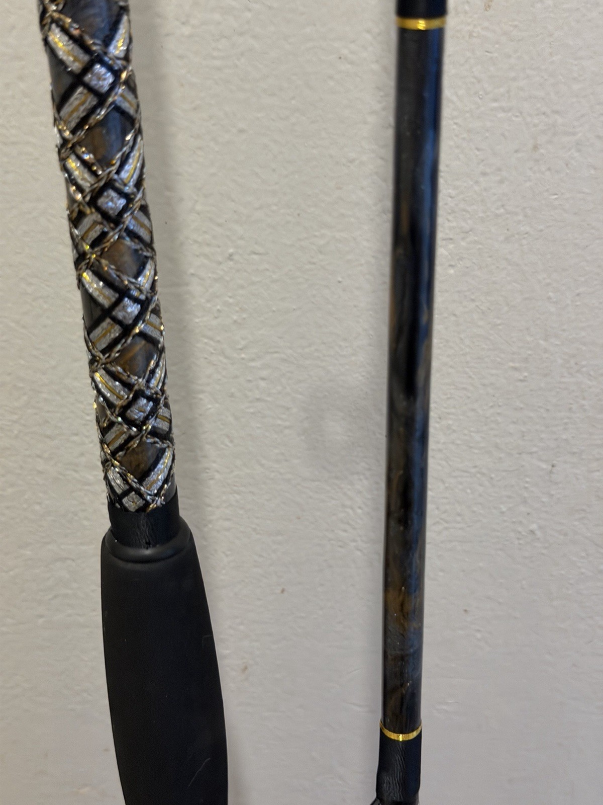 CUSTOM SURF PIER OR JETTY ROD 10 FT 20-40 LB BLACK SILVER AND GOLD NEW