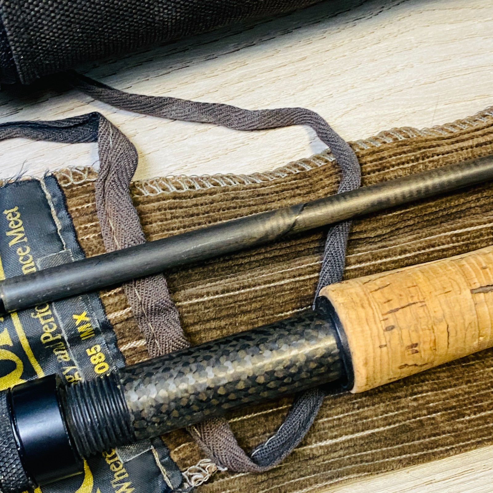 [Excellent] G. Loomis IMX FR1085 9’0″ 5wt Fly Rod w/tube case