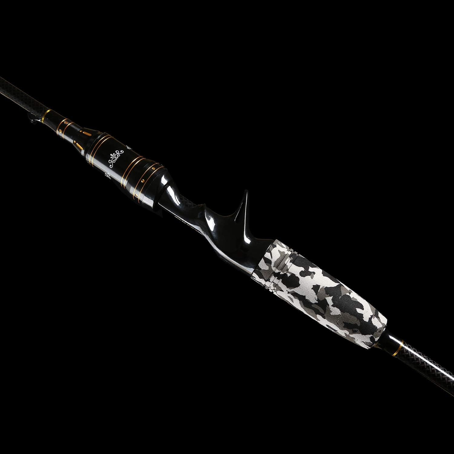 E Series – Camo Legend 2-Piece 7-Feet Casting Rod 24 Ton Carbon Fiber Baitcastin