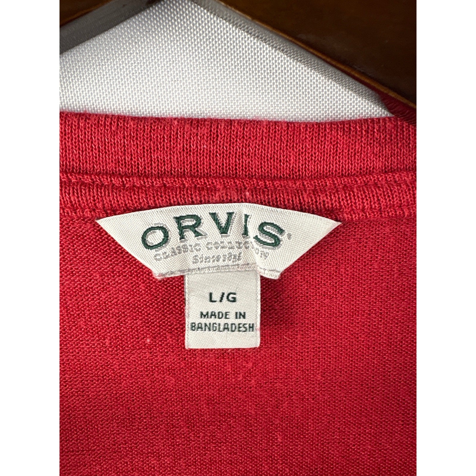 Women’s Orvis Large Brick Red V-Neck T-Shirt
