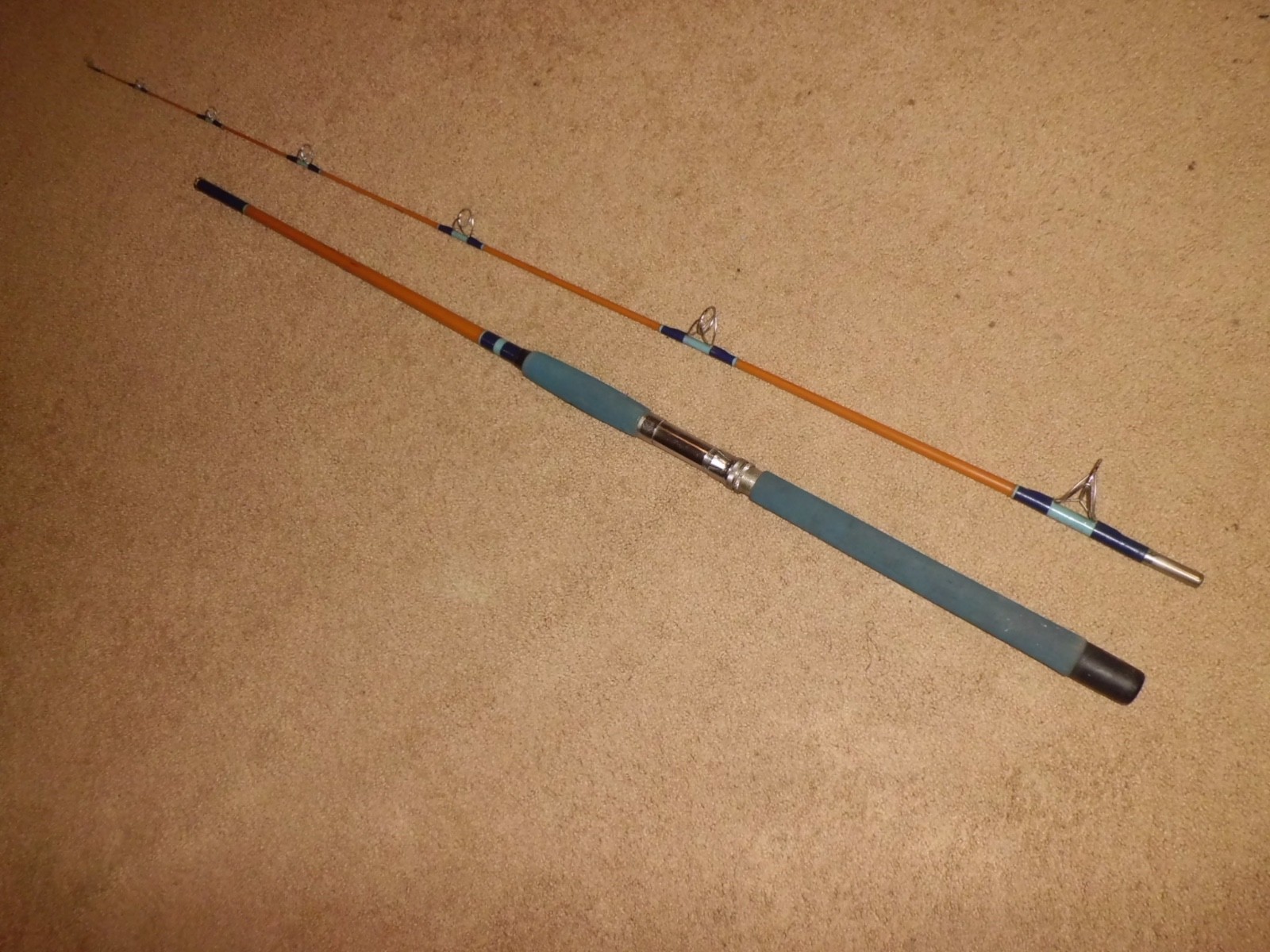 Vintage SABRE #1222 Golden 2 pc Spinning 8’6″ Rod made in USA- 10-30 lb test
