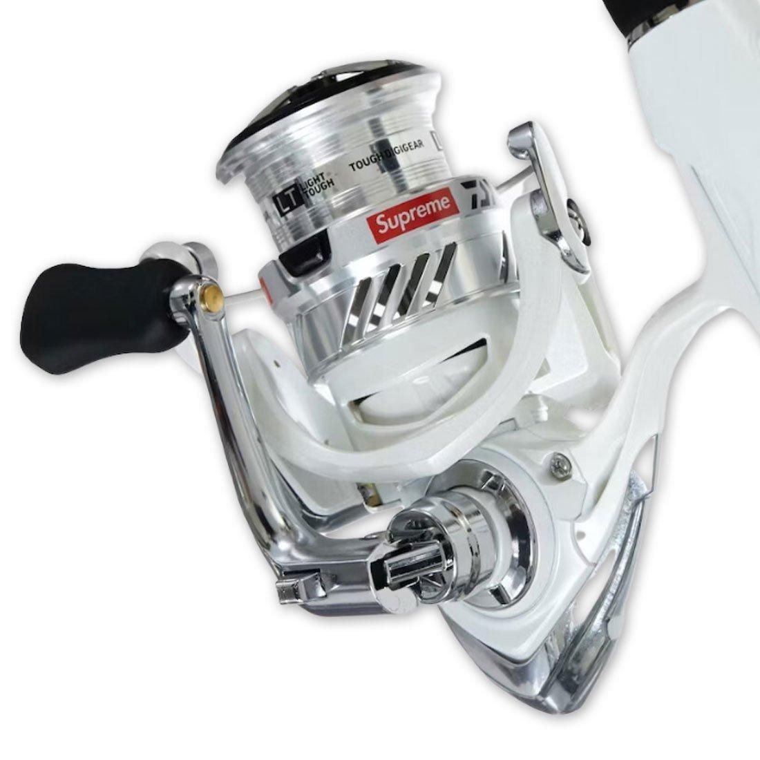 Supreme / Daiwa Dv1 Fishing Rod And Reel White