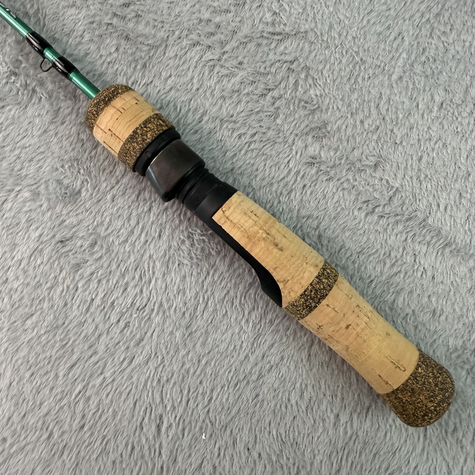 Fenwick Elite Tech Ice spinning rod 28″ Med Heavy Action 6-10 Lb ETICE28MH Y233