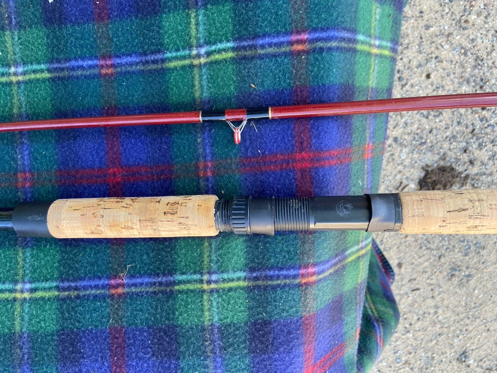 VINTAGE DAIWA 1376B 8’6″ MED. HEAVY TROLLING/CASTING 2 PIECE ROD MADE IN USA