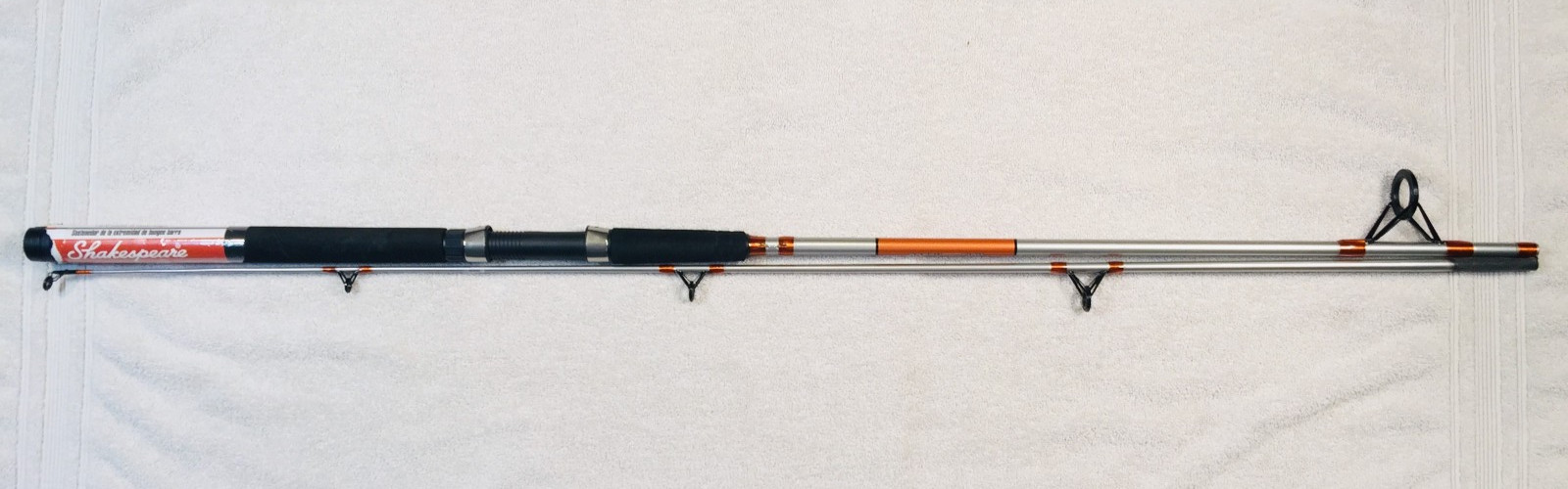 NEW Shakespeare Catch More Fish 7′ Bungee Rod Holder 2Pc Casting Rod CMF2CF70-2M