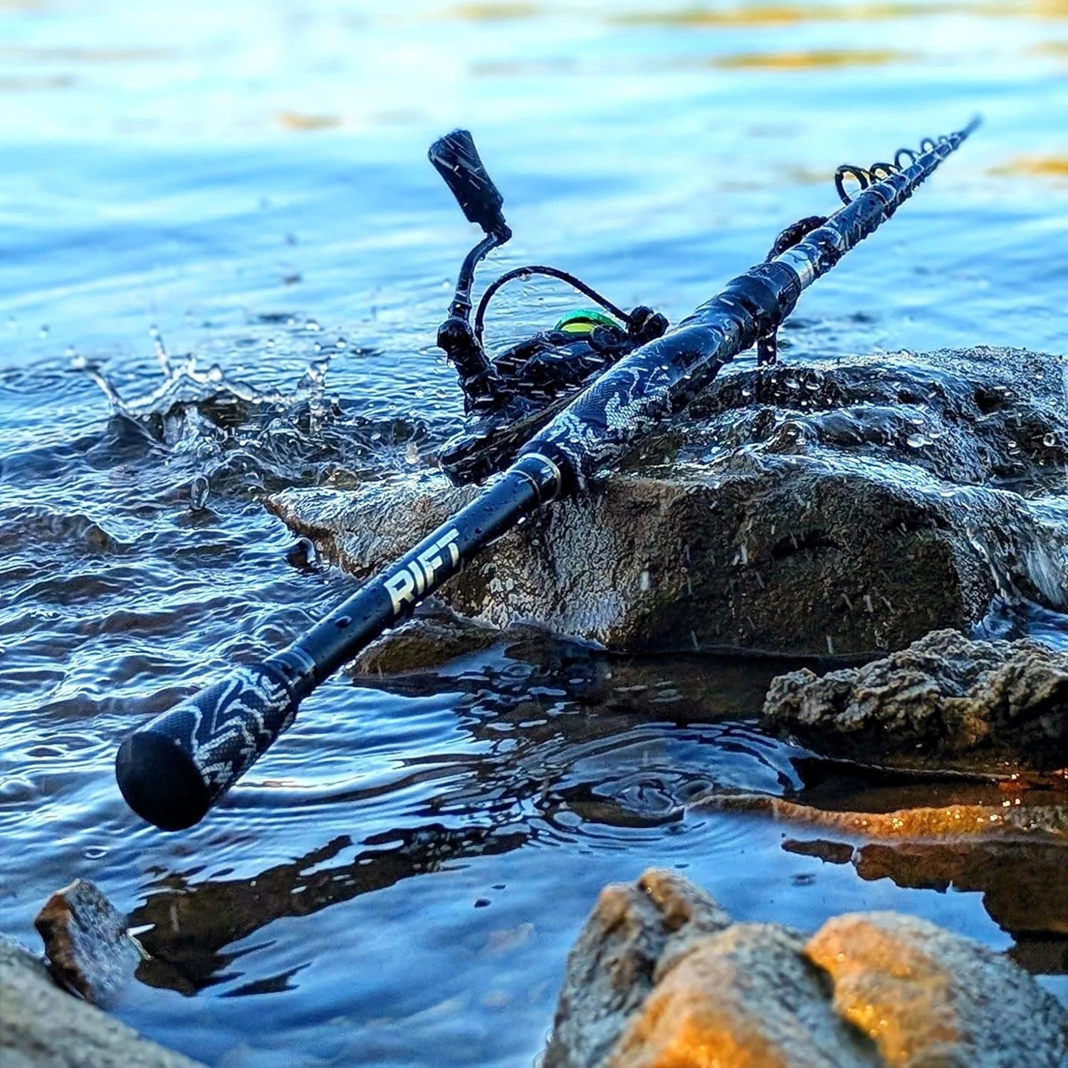 Venture Telescopic Fishing Rods, Rubber Grips, Fuji Guides, Carbon Fiber Rod,…