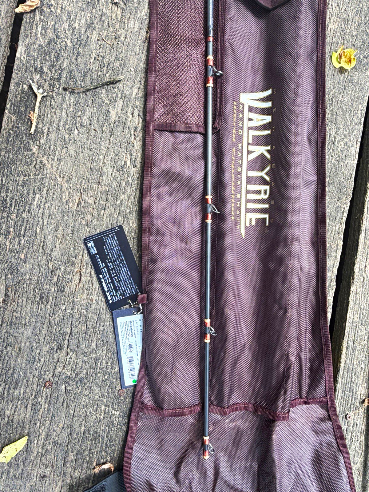 Valkyrie 6’8″ M Regular Carbon Fiber 4 piece Casting Rod w/ Rod Bag VKC-68M-4