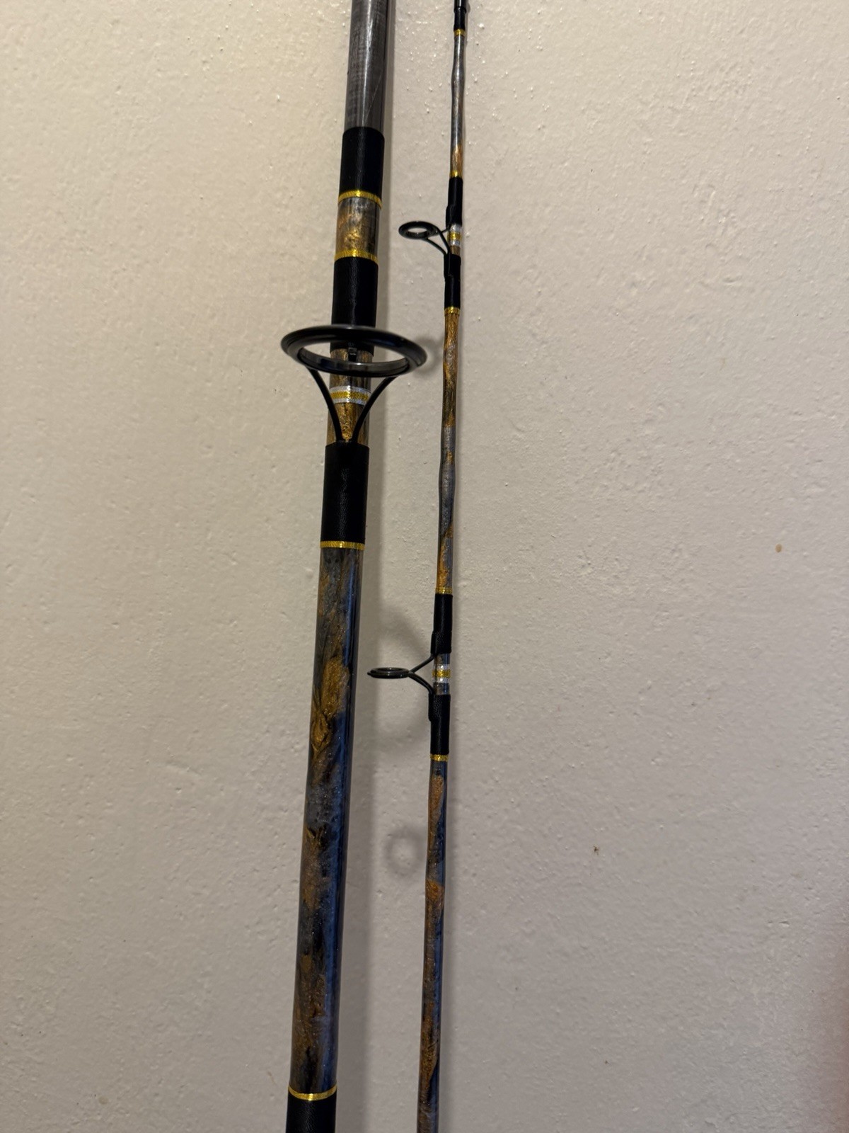 CUSTOM SURF PIER OR JETTY ROD 10 FT 20-40 LB BLACK SILVER AND GOLD NEW