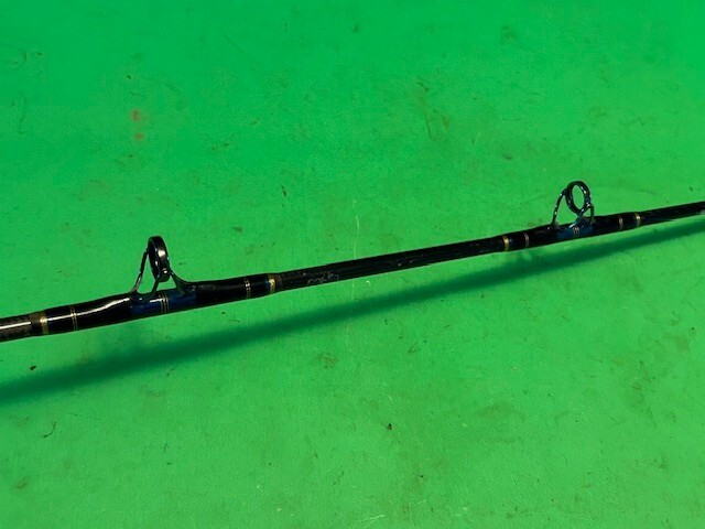 CUSTOM G LOOMIS 905 7 FOOT 2 INCH 15 TO 30 POUND CLASS CONVENTIONAL FISHING ROD
