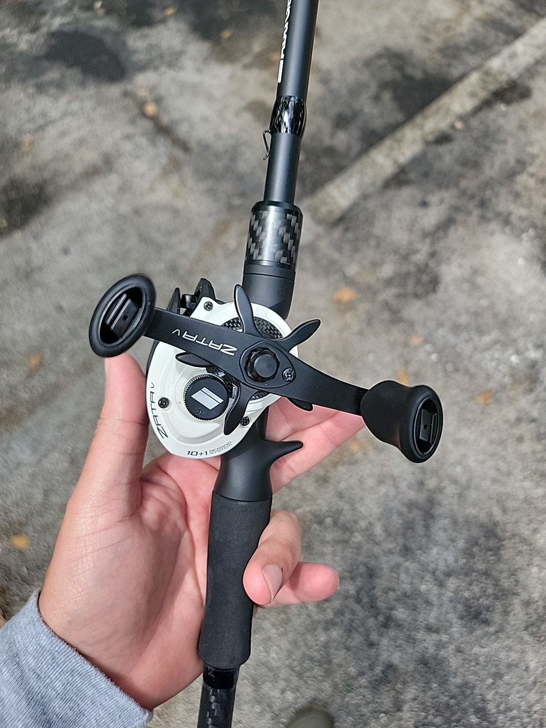 ABU GARCIA VERITAS CASTING ROD 7 foot 3 inch medium heavy. Combo