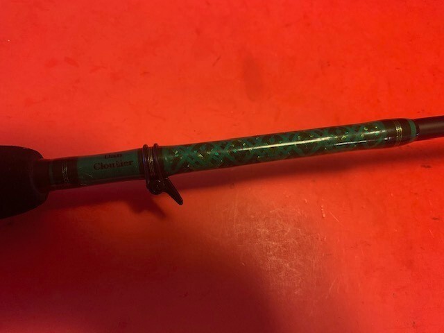 CUSTOM BUILT GLOOMIS 7 FOOT 6 INCH 12 TO 25 POUND CLASS BAITCASTING FISHING ROD