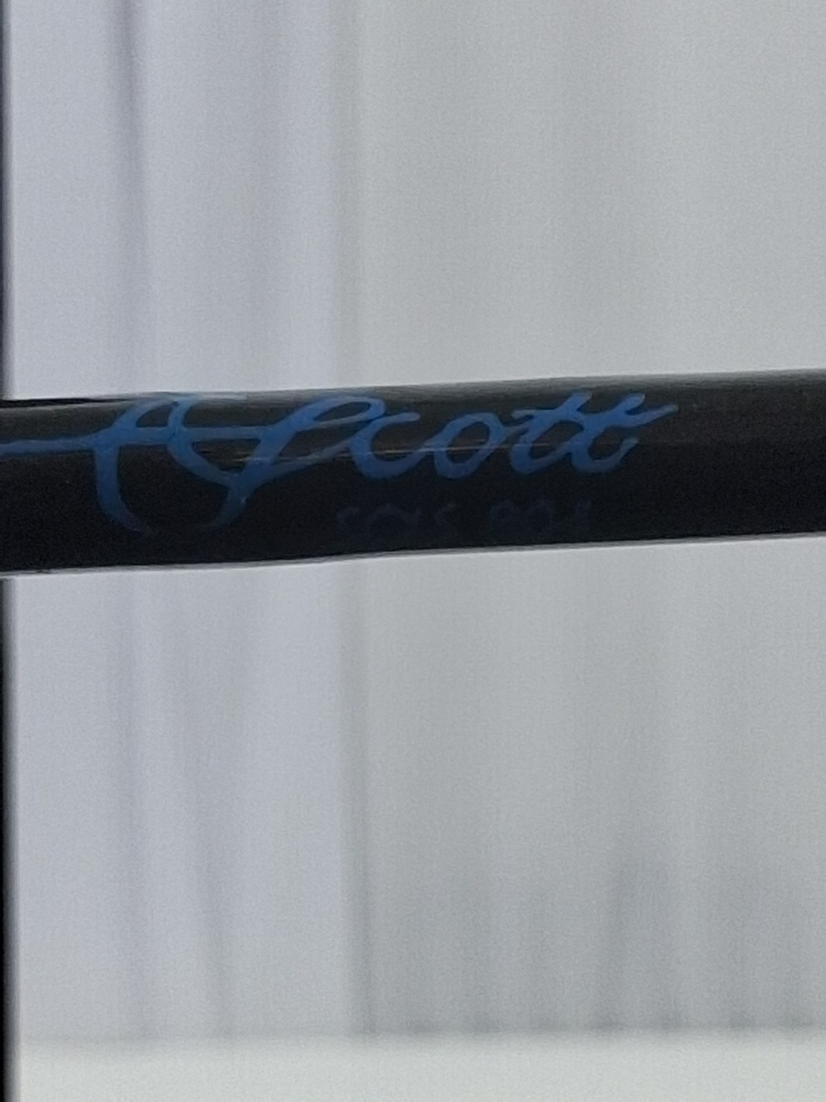 scott 804 8ft 2 pc fly rod 2.8 oz 4 line with case in Great condition