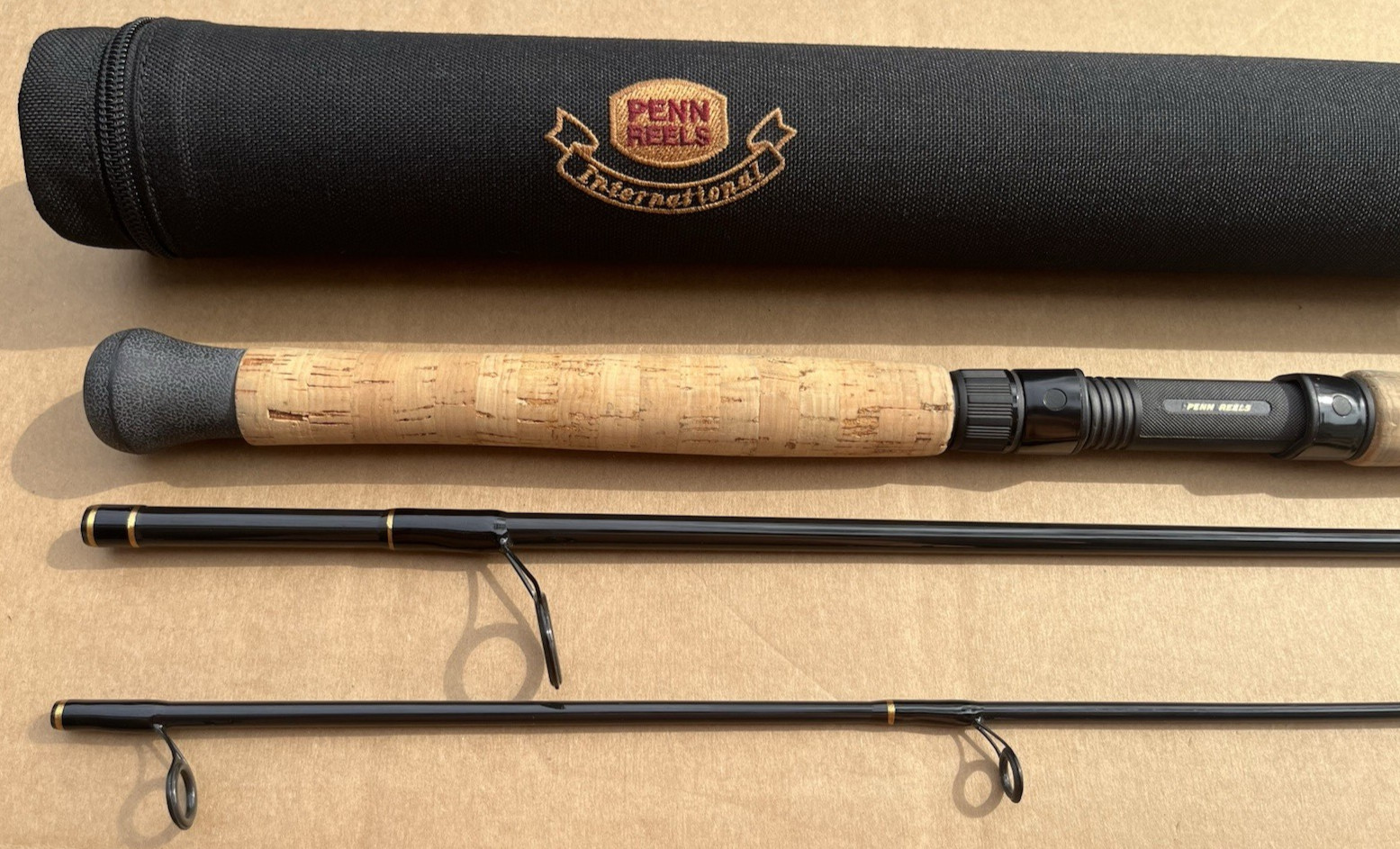 Vintage Penn International 1370 SM IGFA 12 lb. ( 6 kg. ) 7′ Spin 32″ tube