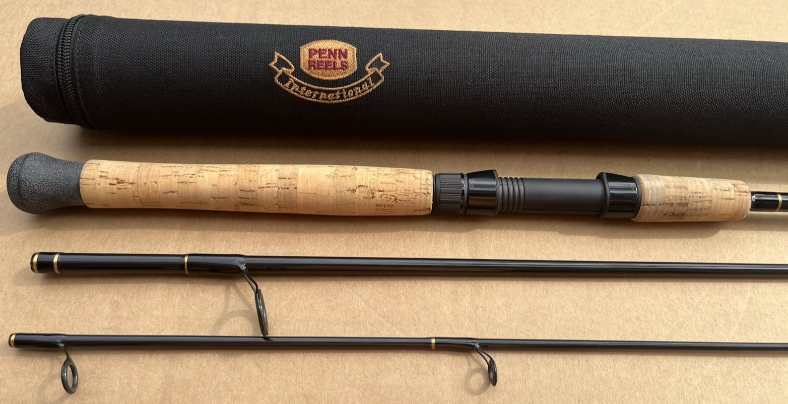 Vintage Penn International 1370 SM IGFA 12 lb. ( 6 kg. ) 7′ Spin 32″ tube