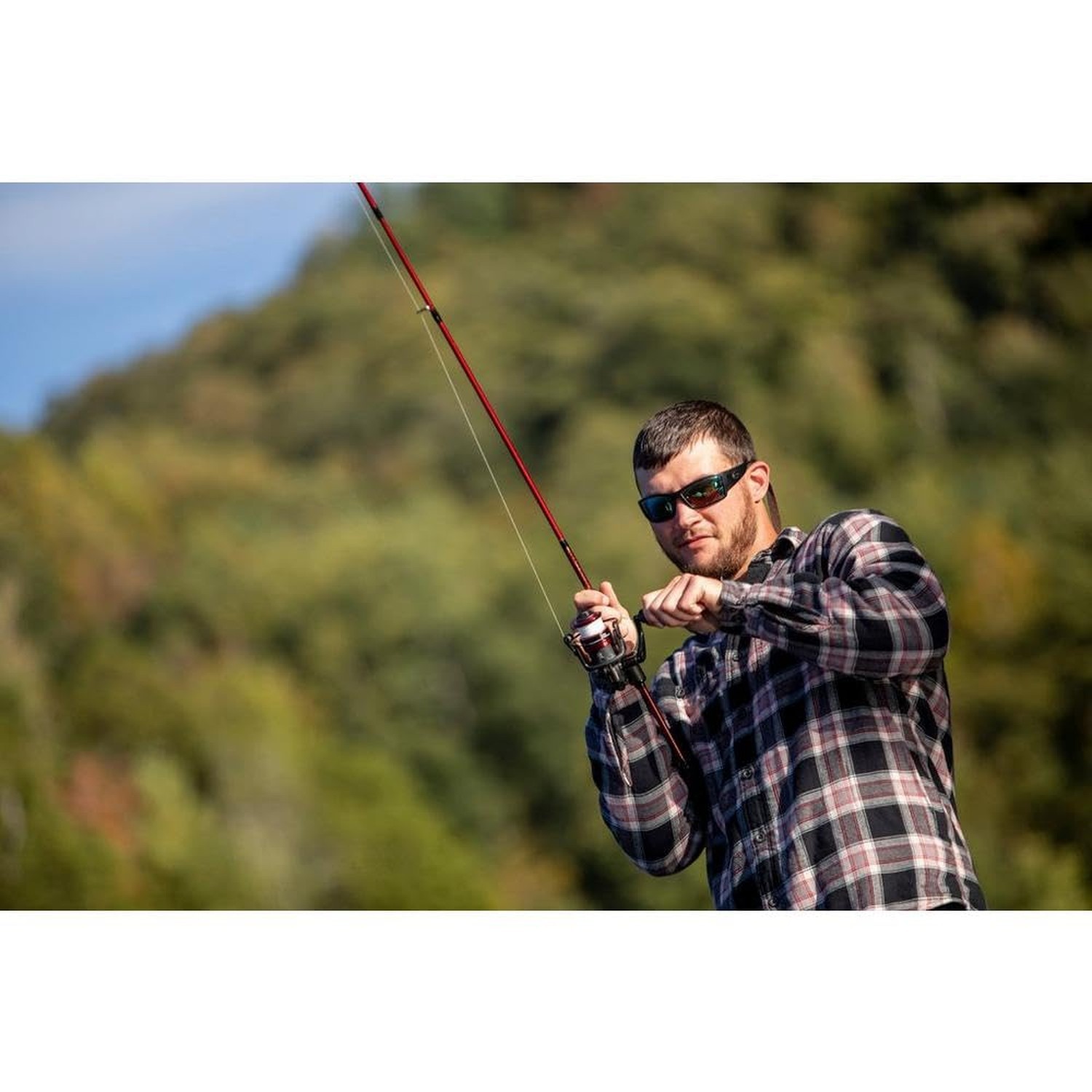 Ugly Stik Carbon Spinning Fishing Rod 7′ – Medium Heavy – 1pc