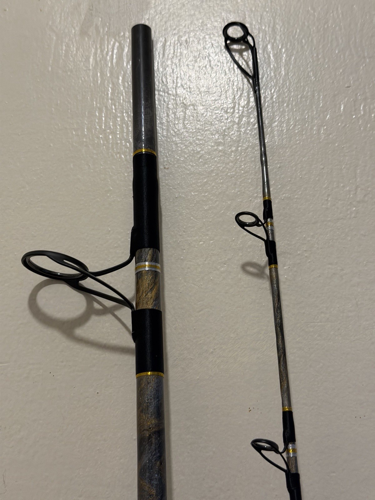 CUSTOM SURF PIER OR JETTY ROD 10 FT 20-40 LB BLACK SILVER AND GOLD NEW