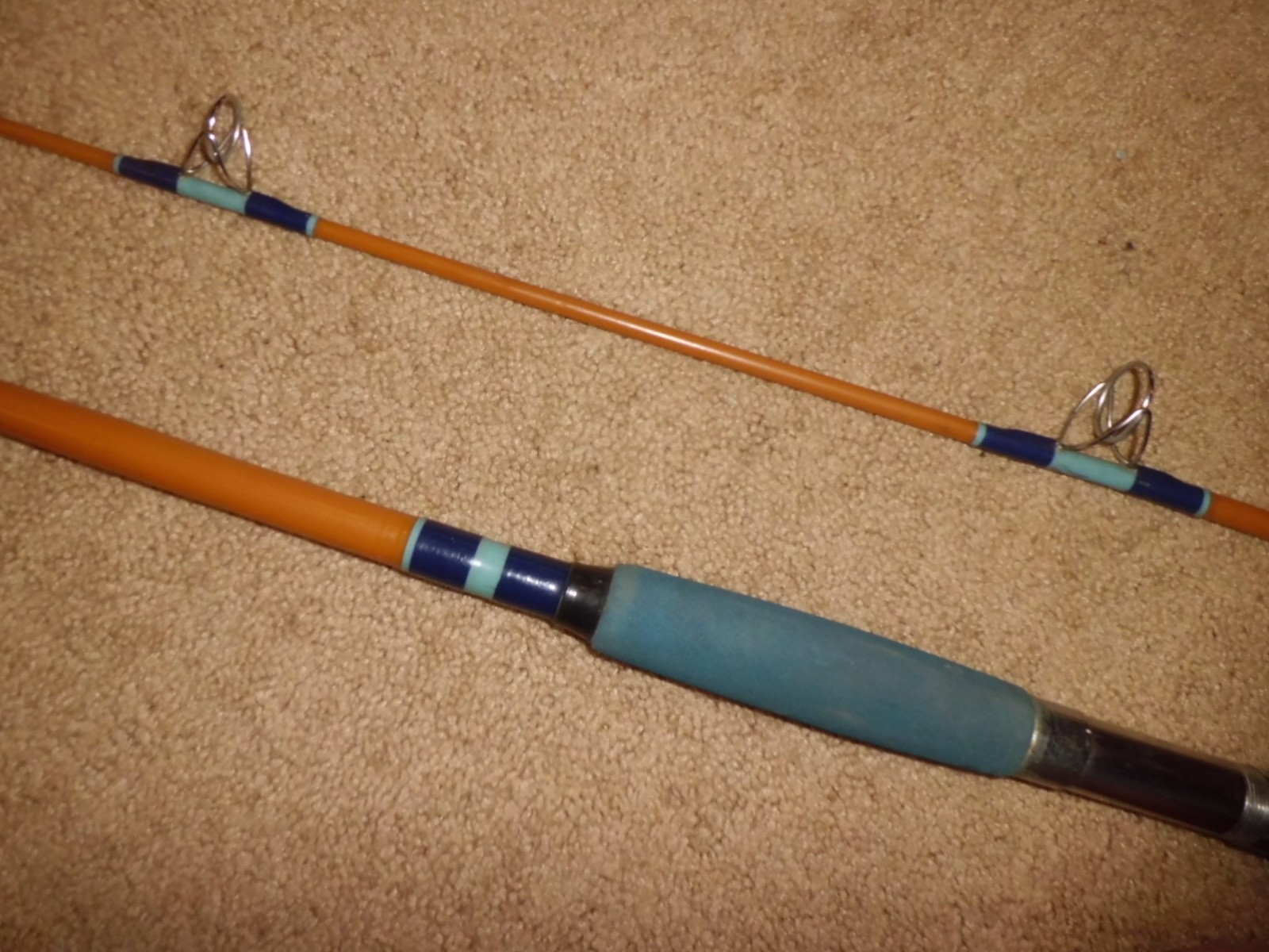 Vintage SABRE #1222 Golden 2 pc Spinning 8’6″ Rod made in USA- 10-30 lb test