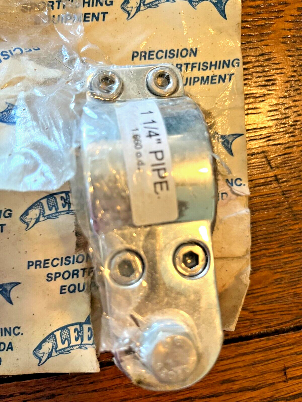 Lee’s Tackle 1 1/4″ Clamp on Base
