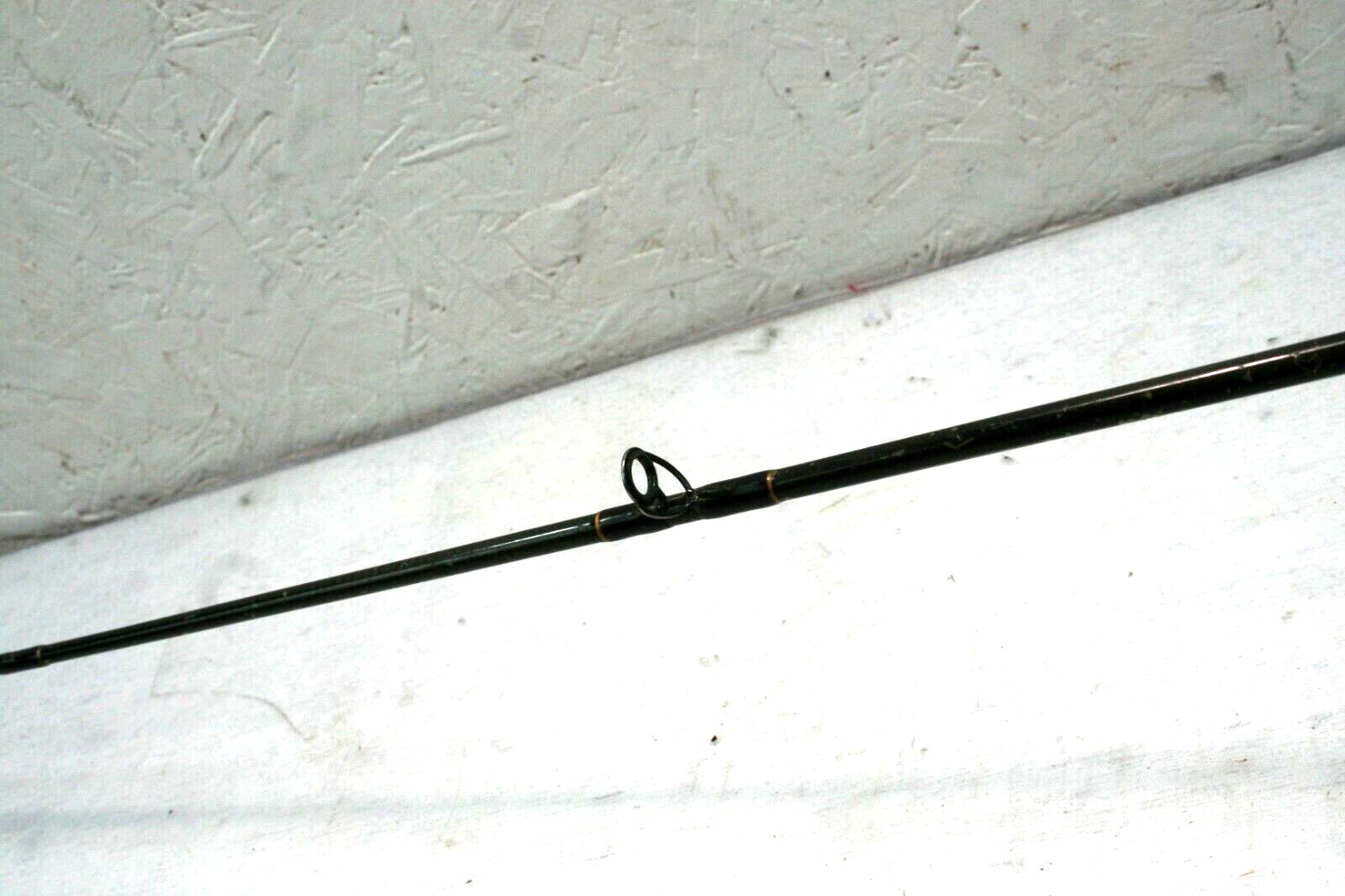 USED VINTAGE UKNOWN BRAND 6′, M,HVY CORK HANDLE GRAPHITE 1 PC FISHING ROD