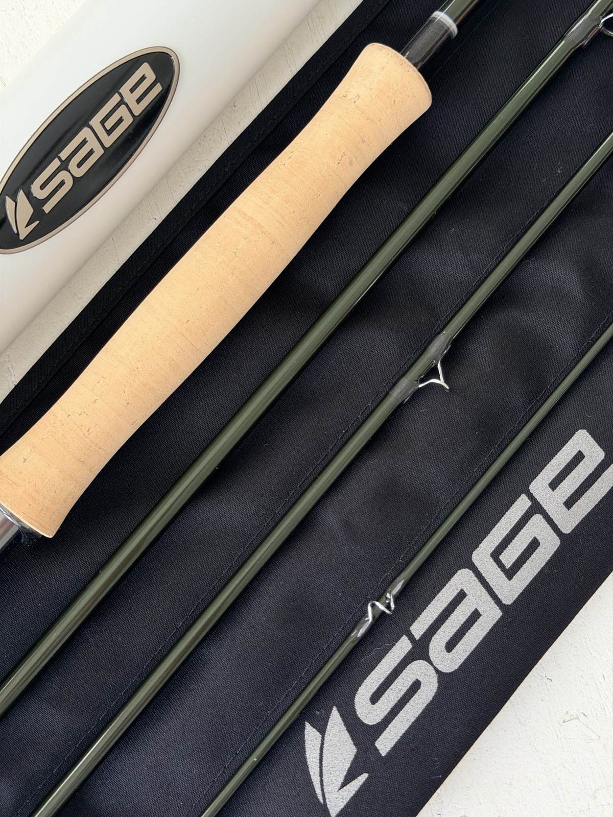 **BEAUTIFUL** 🔥 SAGE R8 Core 9wt. 9’ft~4Pc FlyRod!! 🔥~LEGENDARY~🔥