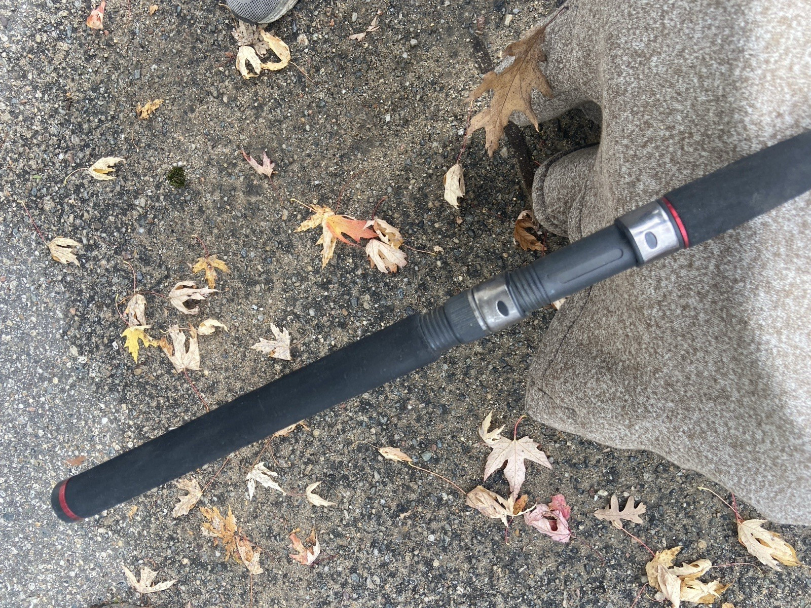 HARDLY USED SHAKESPEARE UGLY STIK GX2 USSP701MH 7 FOOT 1 PIECE SPINNING ROD