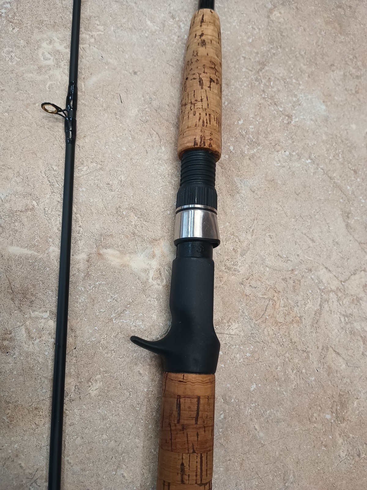 Shakespeare Intrepid Titanium IM7 Graphite CA 3086 2M 8’ 6” Medium 2-pc Spin Rod