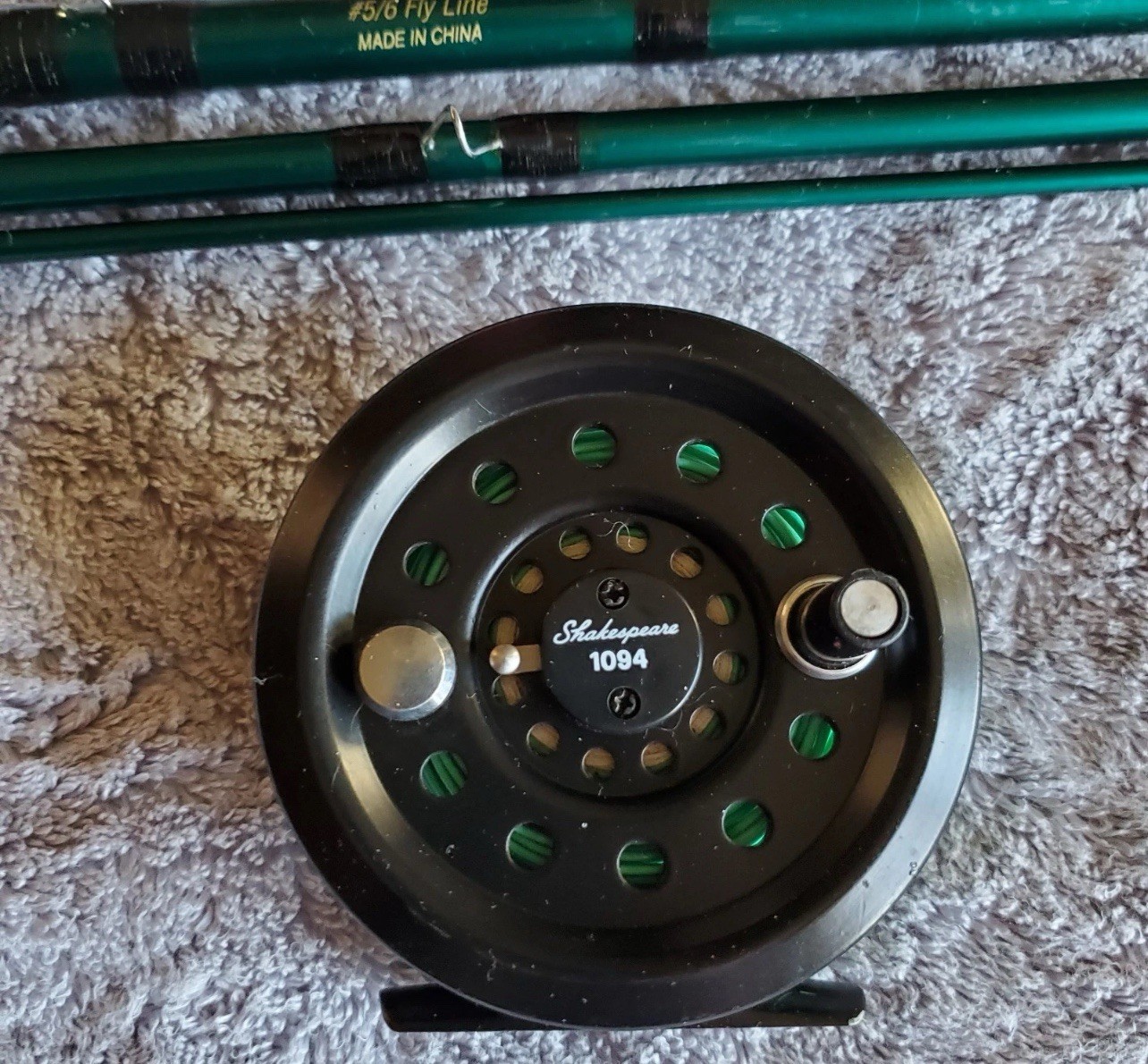Pflueger 3 Piece 8′ Fly Rod PSFY 8056 5/6 Weight with Shakespeare 1094 Reel