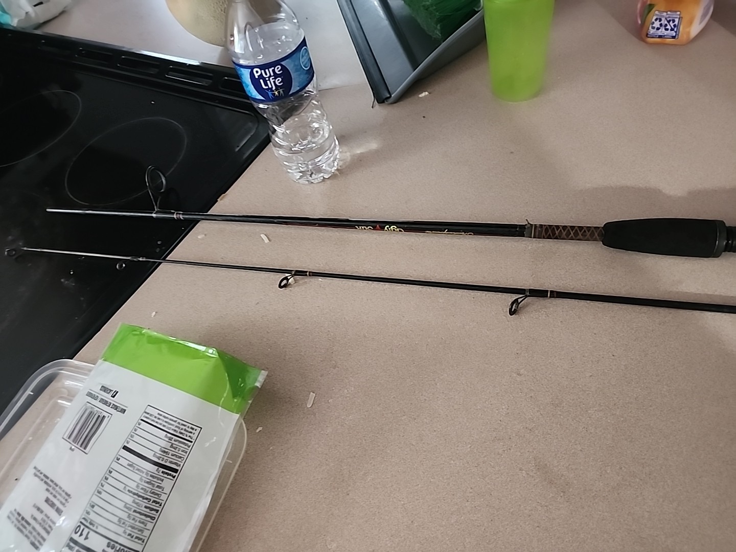 SHAKESPEARE SPL 1100 7′ UGLY STIK 2 PC MEDIUM ACTION FISHING ROD 6-15 Lb Line