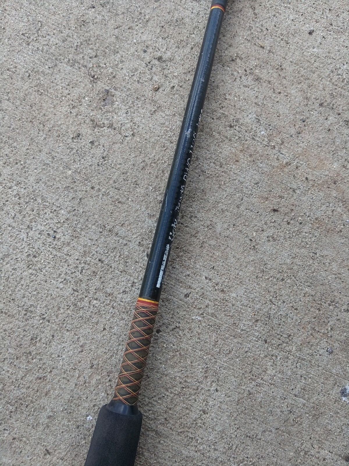 Vintage Shakespeare Ugly Stik BWC 1120 5′ 6″ 15-25lb w/ Trigger Grip.
