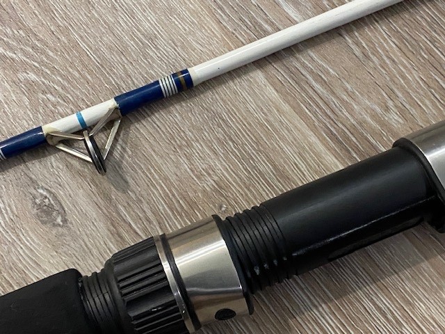 Okuma Tundra TU-902-65 9′ 2 Pc Surf Spinning Rod 20-50 lb Line 3/4-2-1/2 oz. Wt.