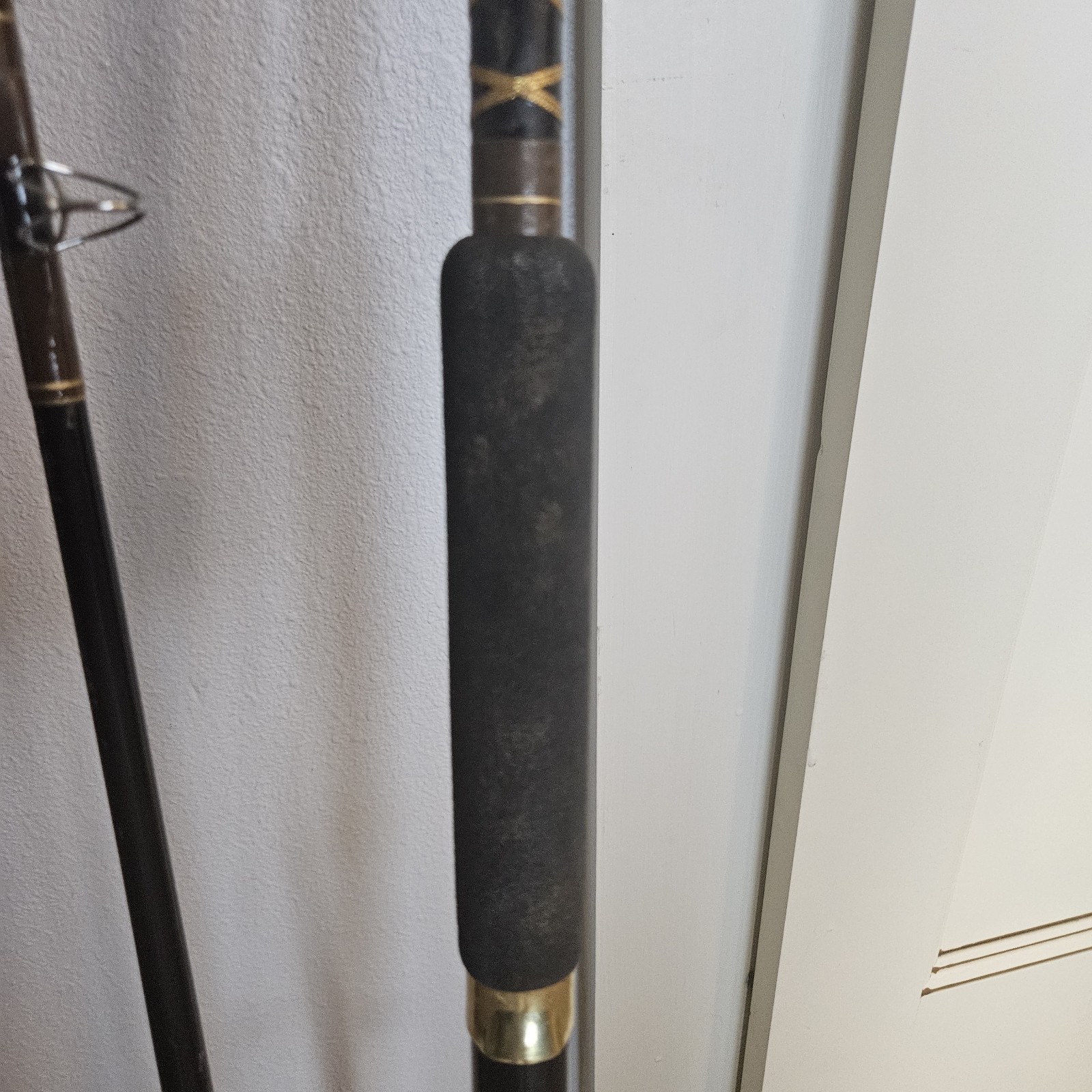 Master Model 5200 Black Graphite Spinning Rod 2 Piece Big Game Fishing Pole 8ft