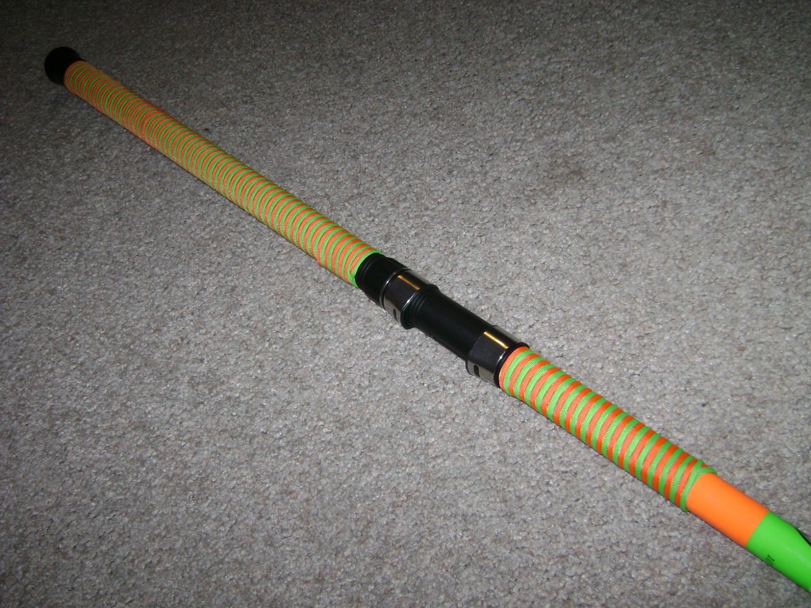 GLOW ROD MEAT HUNTER EXTREME 10′ HVY SPINNING -GLOWS GREEN -BIG FISH, SHARK !