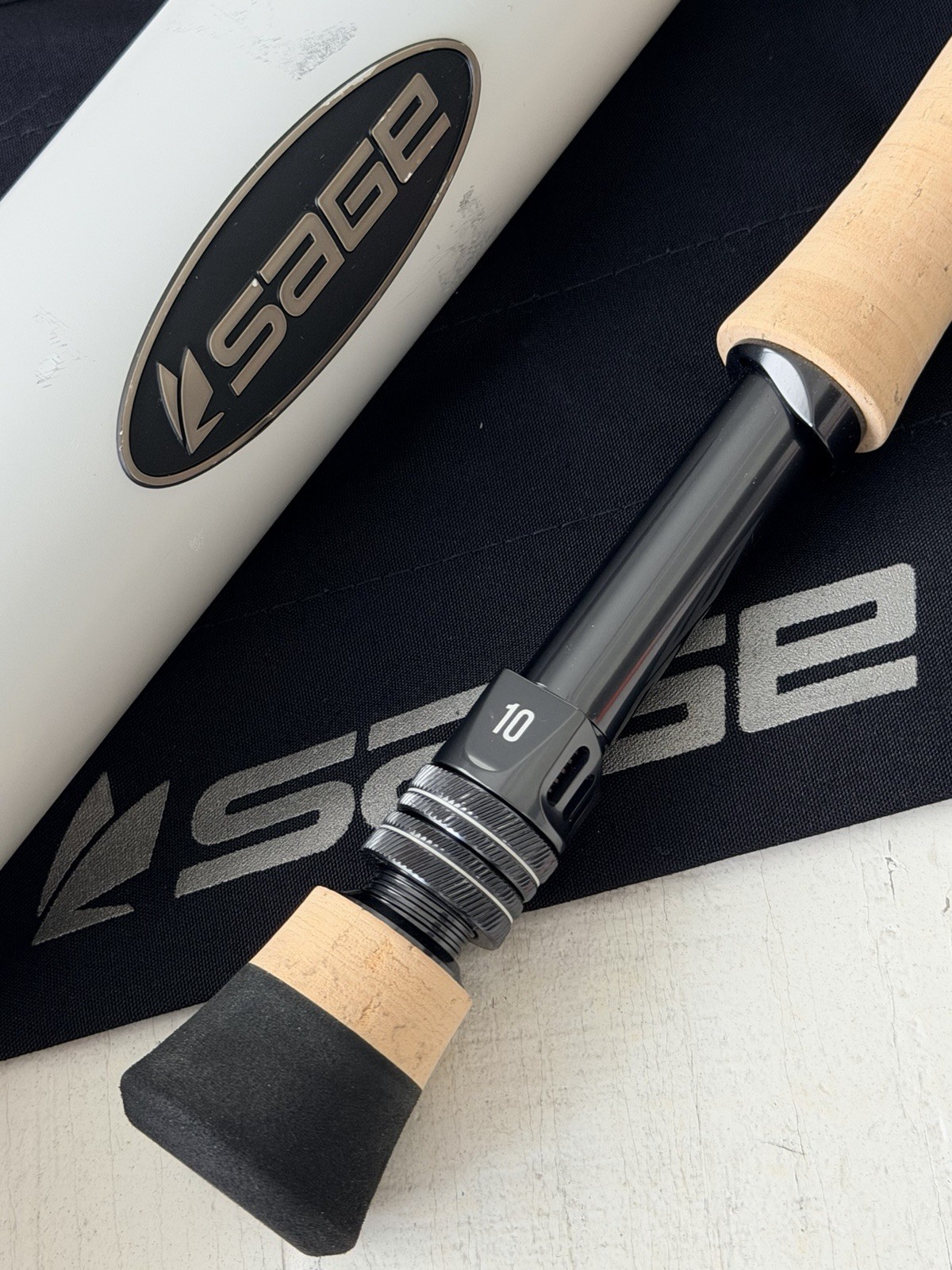 **BEAUTIFUL** 🔥 SAGE R8 SALT 10wt. 9’ft~4Pc FlyRod!! 🔥~LEGENDARY~🔥
