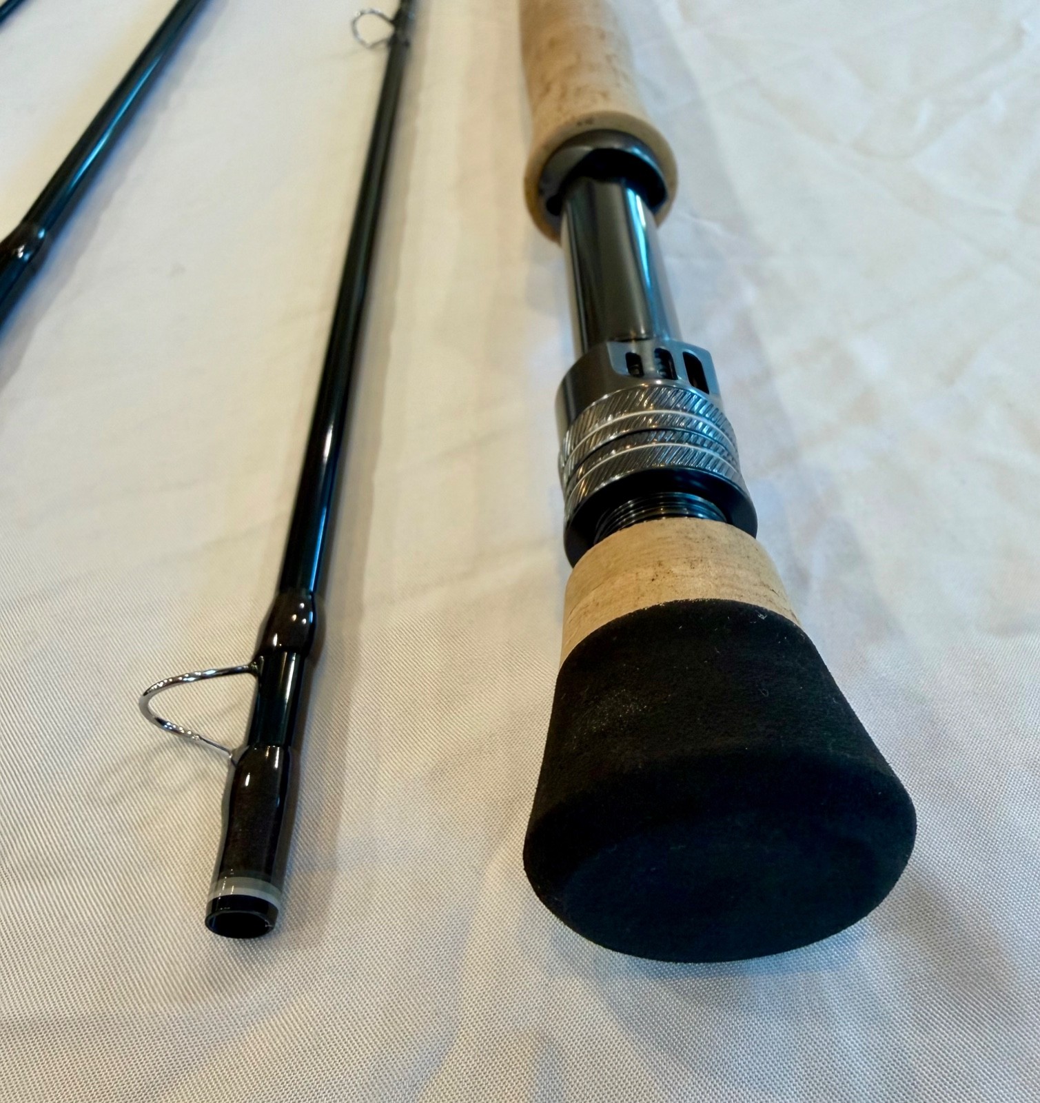 Sage SALT R8 890-4 Fly Rod 9ft 8wt Fast 4pc w/ Tube & Rod Sock