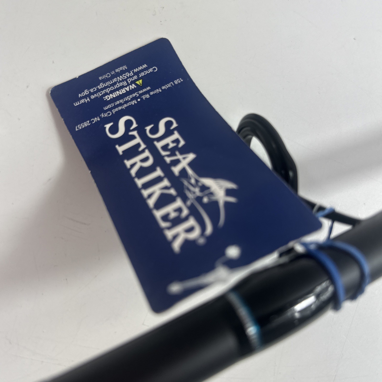 Sea Striker Fishing Pole and Reel SS8B LINE WEIGHT 10-25 JE21 ST5080 NEW