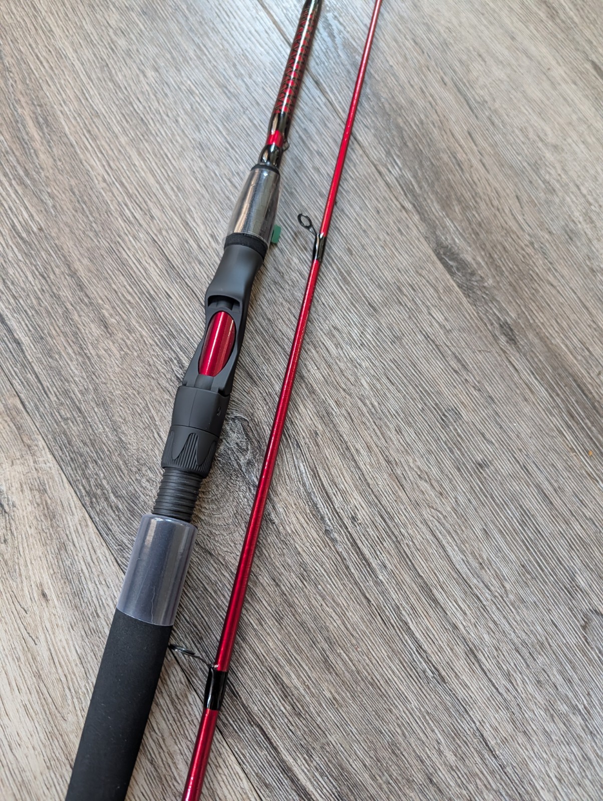 Shakespeare Ugly Stik Carbon Walleye 6’6″ Medium-Fast 2 Piece Spinning Rod.