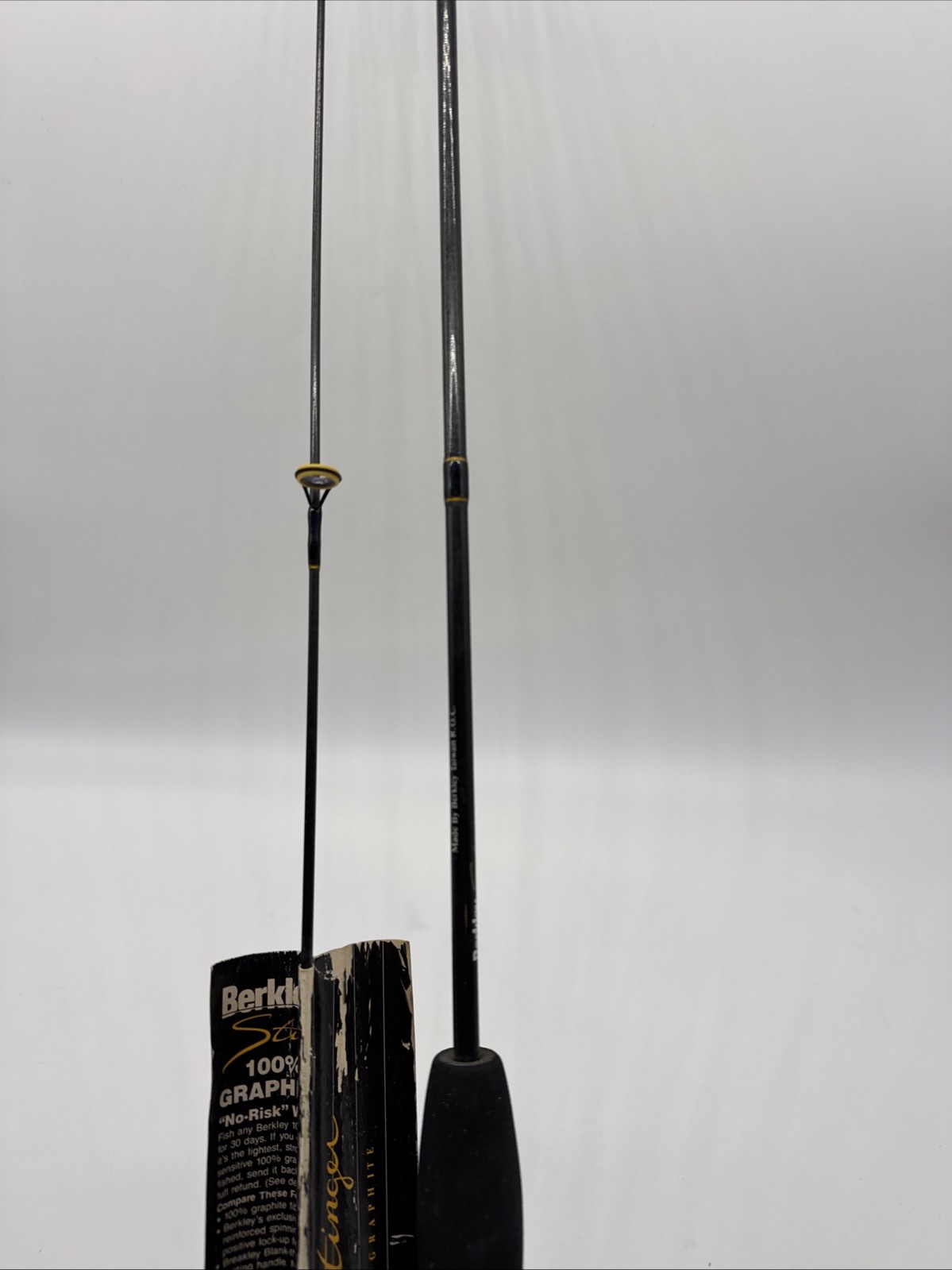 Berkley Stinger ST-21 5′ 6″ Lt action 2 pc spinning rod Vintage