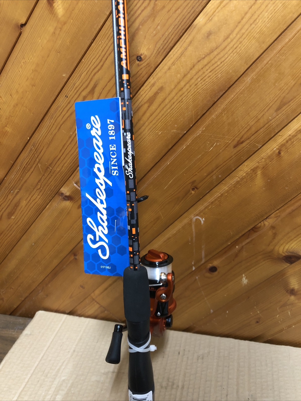 Shakespeare Amphibian AMP5630OFCBO 5’6” Rod & Reel Brand New