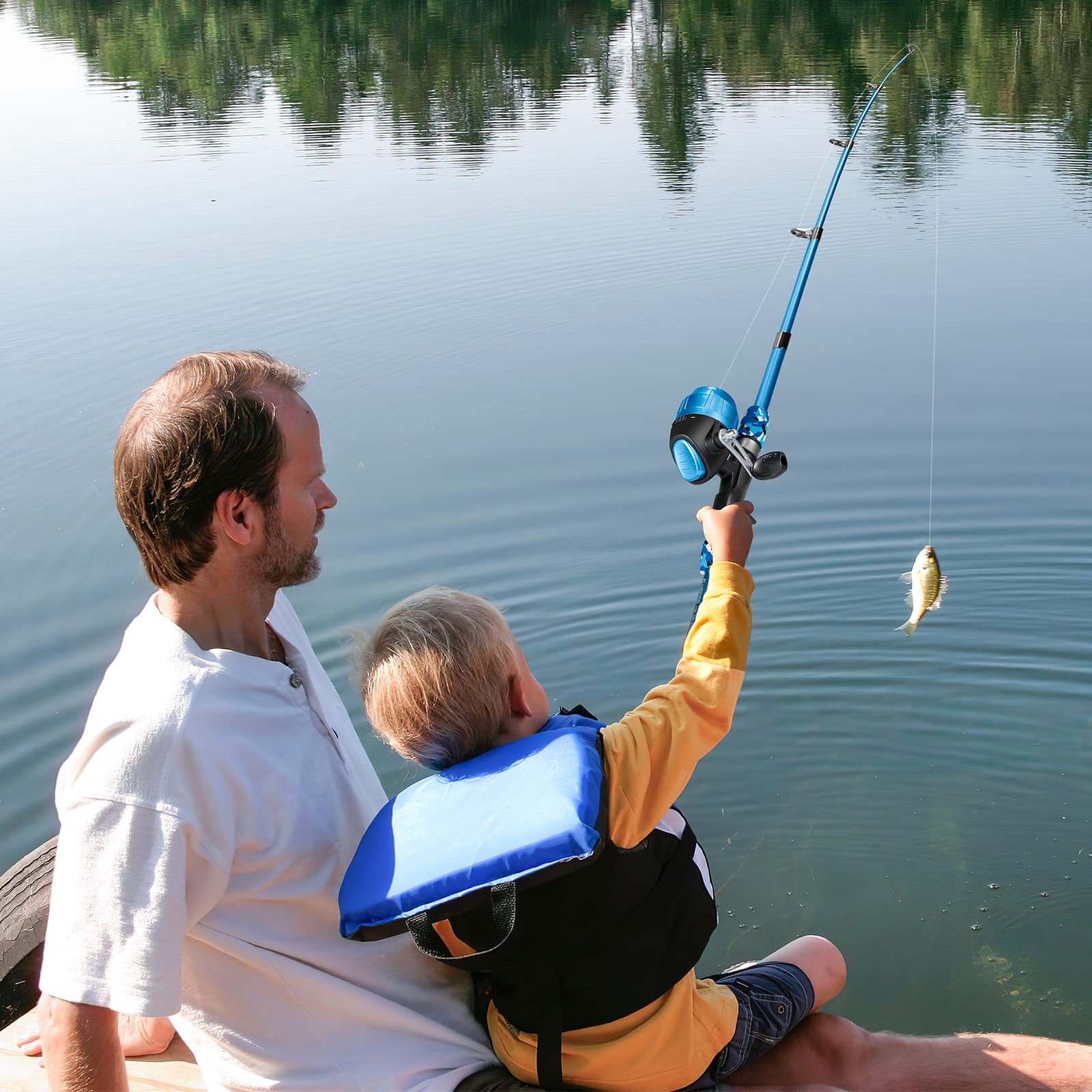 PLUSINNO Kids Fishing Pole with Spincast Reel Telescopic 5FT / 1.5M, Blue