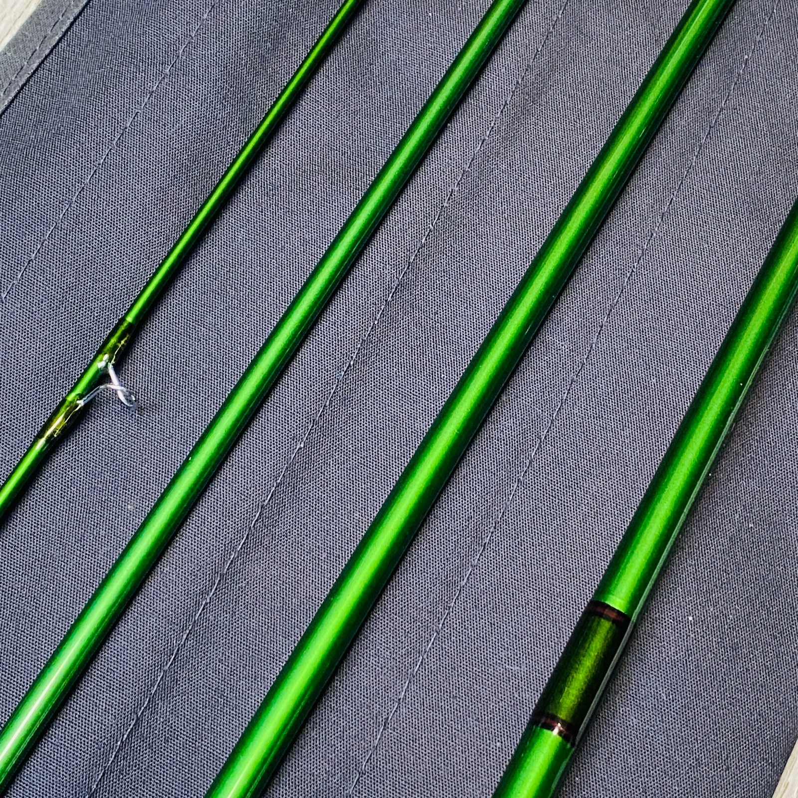 [Beautiful] Sage Accel 6126-4 6WT 12’6″ Fly fishing rod w/Tube Socks