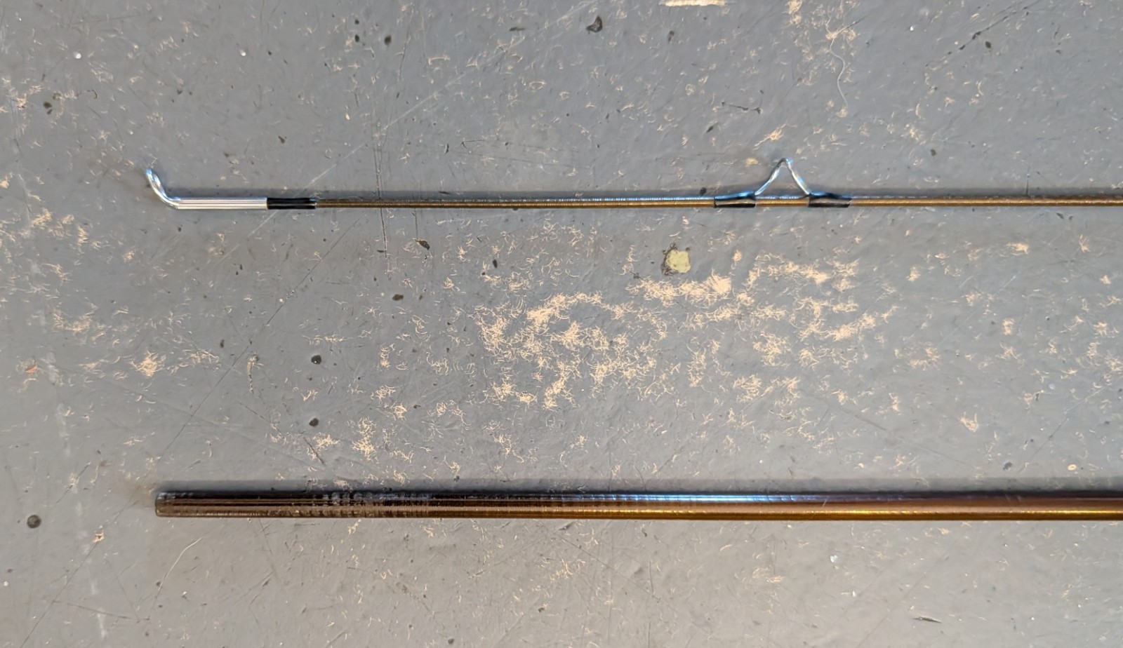 Sage Graphite II GFL 590 DS Fly Rod, 9 FT, 5 WT, 2 PC, Original Sock and Tube
