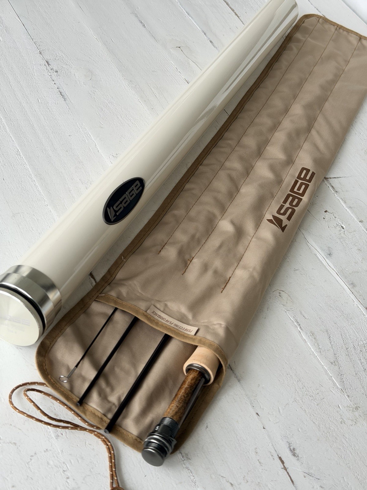 **BEAUTIFUL** 🔥 SAGE CLASSIC R8 5wt. 8’6”in FlyRod!!🔥~LEGENDARY~🔥