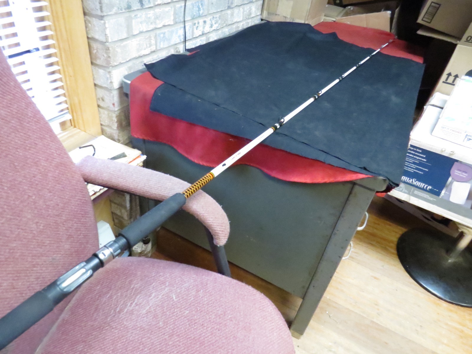 SHAKESPEARE CATFISH 7′ UGLY STICK SPINNING ROD One Piece, Very Nice!