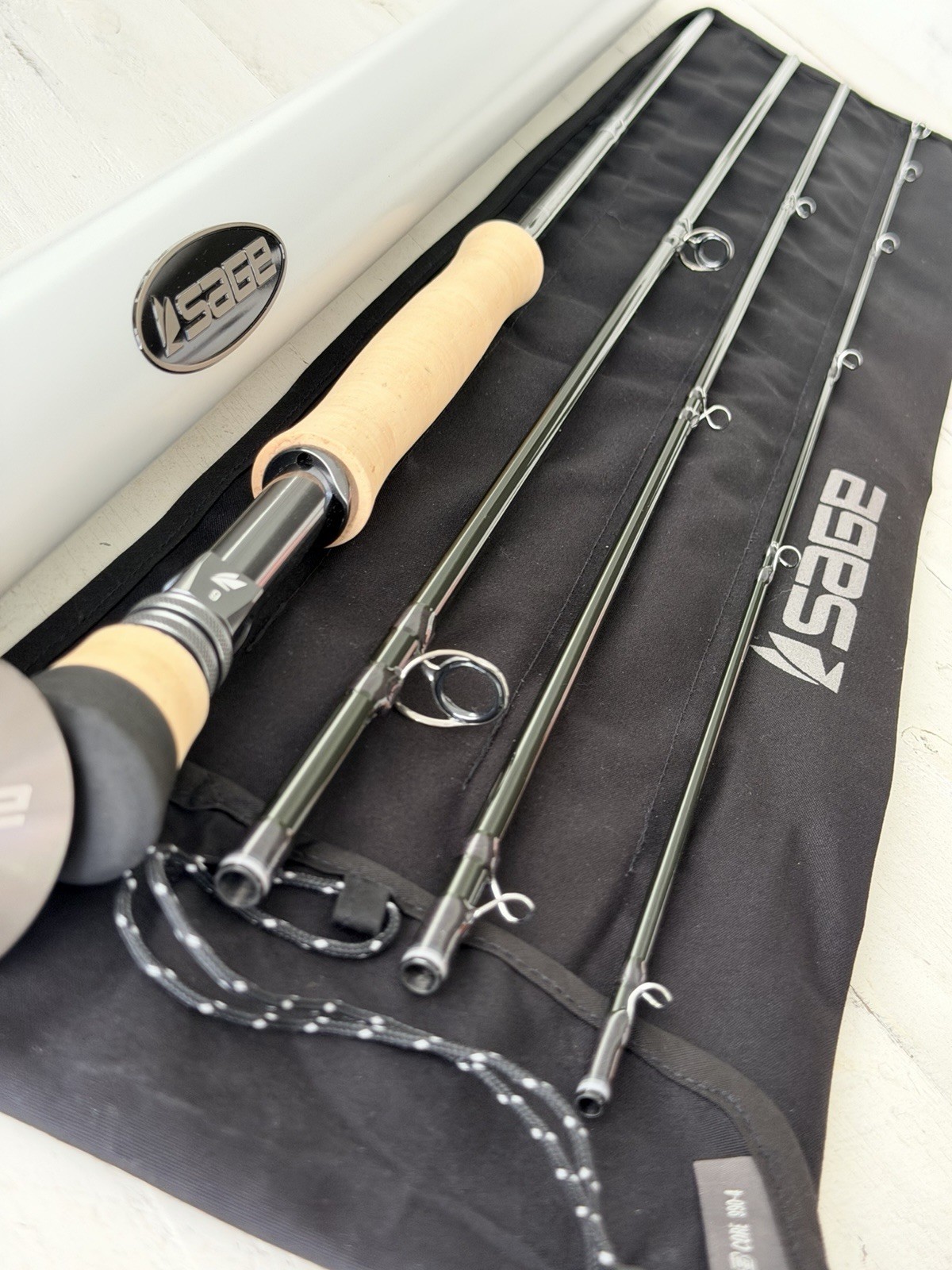 **BEAUTIFUL** 🔥 SAGE R8 Core 9wt. 9’ft~4Pc FlyRod!! 🔥~LEGENDARY~🔥